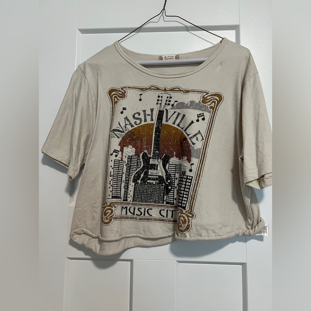 Cropped band shirt